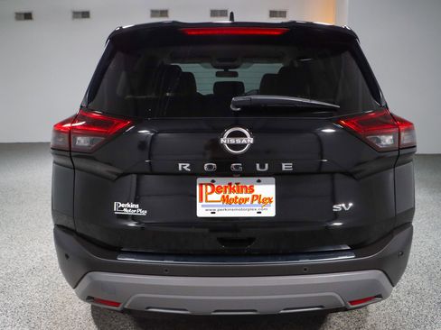 Used 2023 Nissan Rogue SV image 8