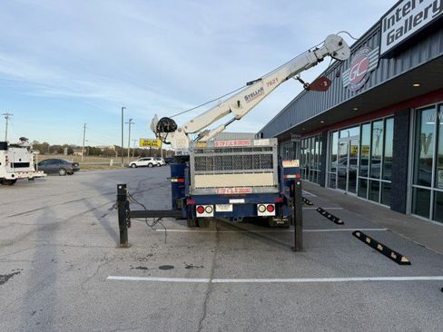 Used 2011 Ford F550 4x4 Regular Cab Super Duty w/ Payload Upgrade Pkg image 8