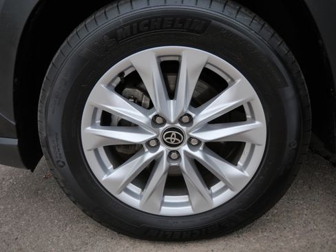 Certified 2025 Toyota Corolla Cross LE image 16