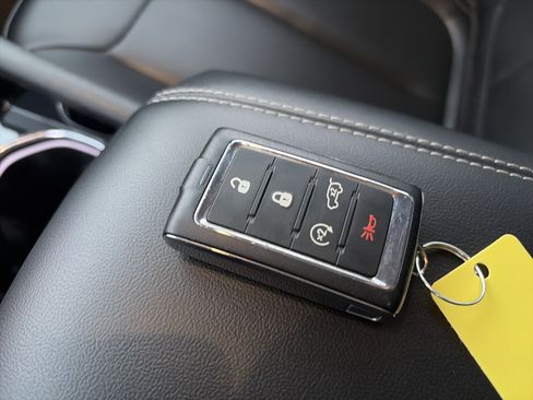 Used 2023 Jeep Grand Cherokee L Limited image 30