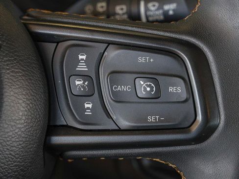 Used 2024 Jeep Wrangler Unlimited AWD/4WD image 24
