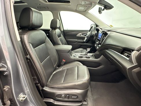 Certified 2021 Chevrolet Traverse LT w/ LT Premium Package AWD/4WD image 29
