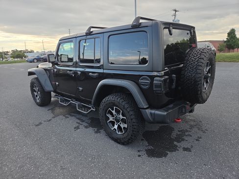 Used 2021 Jeep Wrangler Unlimited Rubicon w/ LED Lighting Group AWD/4WD image 10