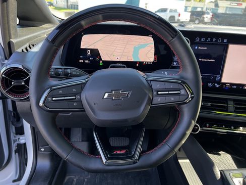 Used 2025 Chevrolet Equinox EV RS image 15