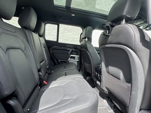 Used 2023 Land Rover Defender 130 SE image 10