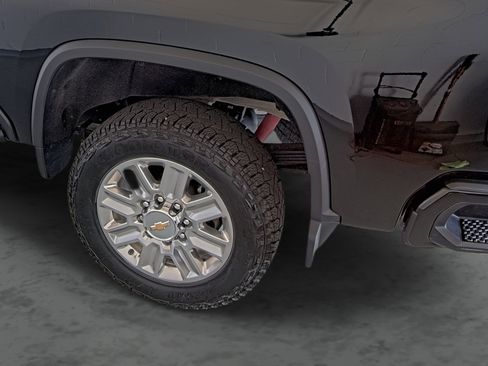 Used 2024 Chevrolet Silverado 2500 High Country w/ High Country Premium Package AWD/4WD image 9
