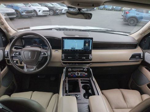Used 2022 Lincoln Navigator L Reserve AWD/4WD image 9