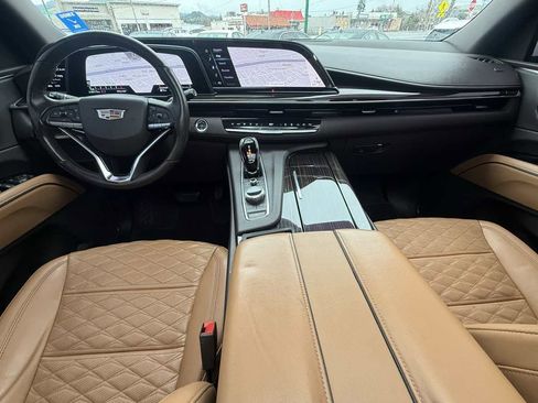 Used 2021 Cadillac Escalade Premium Luxury image 20