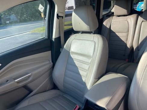 Used 2017 Ford Escape Titanium FWD image 16