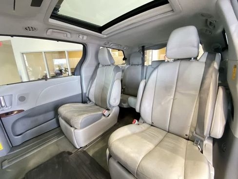 Used 2014 Toyota Sienna Limited AWD/4WD image 25