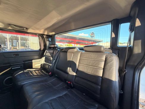 Used 2005 HUMMER H2 SUT w/ Preferred Equipment Group AWD/4WD image 14