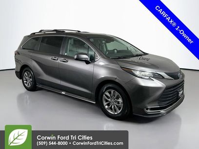 Used 2022 Toyota Sienna XLE