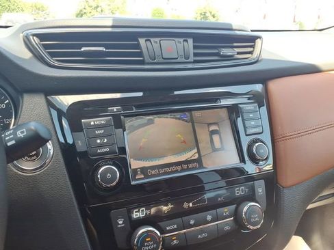 Used 2019 Nissan Rogue SL w/ Premium Package AWD/4WD image 18