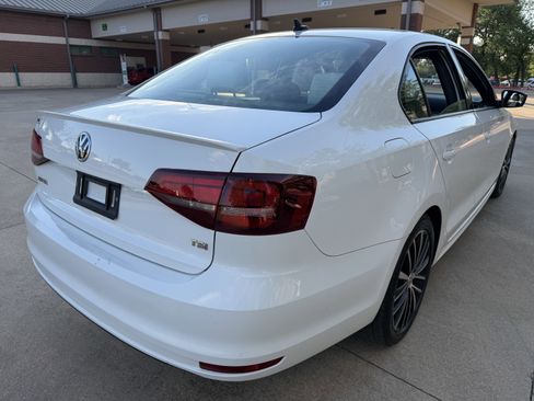 Used 2016 Volkswagen Jetta Sport w/ Lighting Package image 7