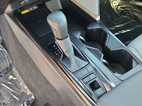 Certified 2026 Toyota Camry SE w/ Convenience Package FWD image 17