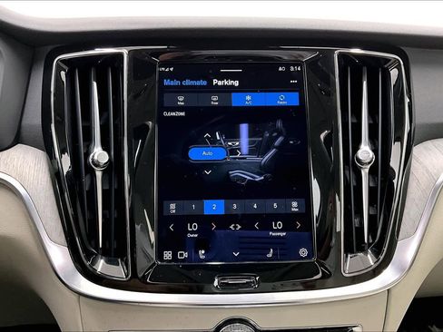 Used 2024 Volvo S60 B5 Plus image 35