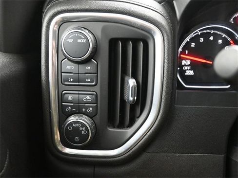 Used 2020 Chevrolet Silverado 1500 RST image 25