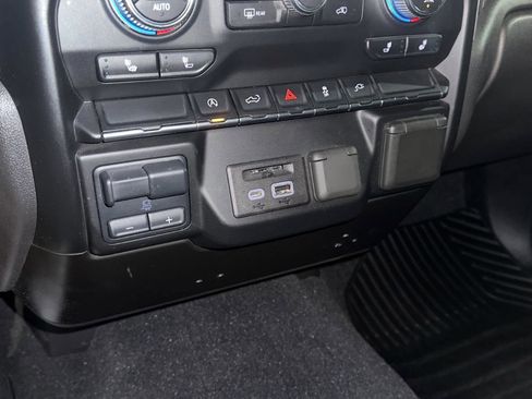 Used 2020 GMC Sierra 1500 SLE w/ SLE Value Package image 20