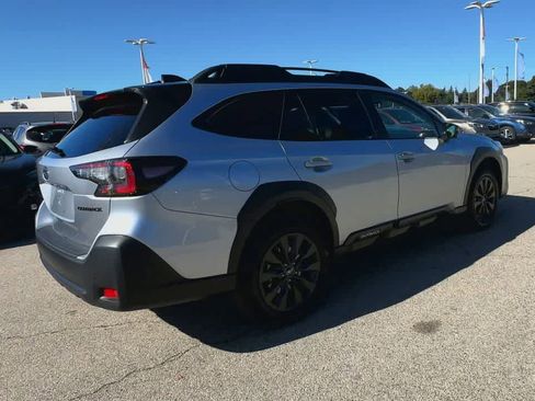 Certified 2025 Subaru Outback Onyx Edition image 8