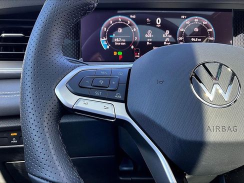 New 2026 Volkswagen Tiguan SE R-Line image 10