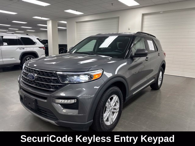 Used 2023 Ford Explorer XLT w/ Equipment Group 202A AWD/4WD image 3