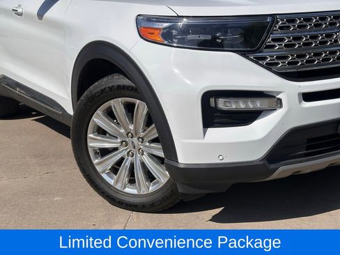 Used 2021 Ford Explorer Limited w/ Equipment Group 301A image 2
