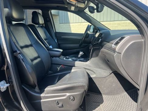 Used 2020 Jeep Grand Cherokee Limited AWD/4WD image 10