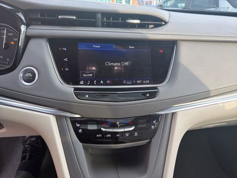 Used 2024 Cadillac XT5 Premium Luxury w/ Technology Package AWD/4WD image 10
