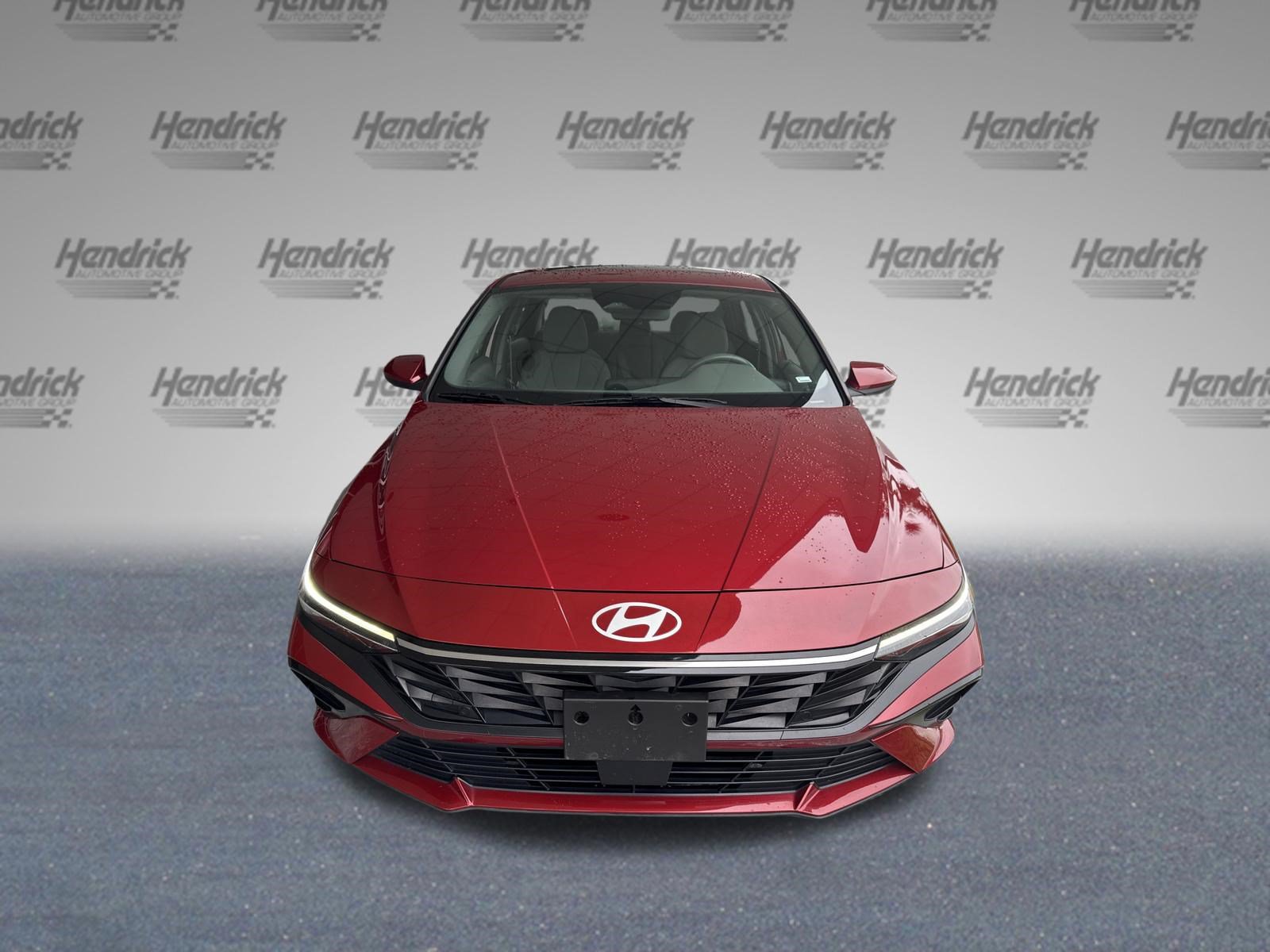 Used 2025 Hyundai Elantra SEL FWD image 3