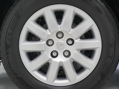 Used 2010 Chrysler Sebring Touring image 19