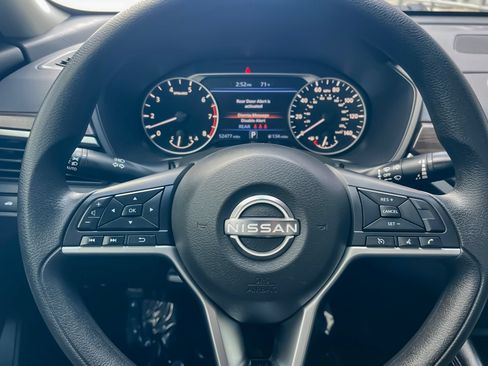 Used 2023 Nissan Altima 2.5 SV FWD image 21