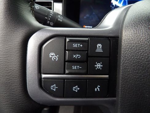 Used 2025 Ford F150 Lariat AWD/4WD image 47