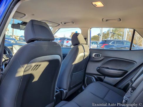 Used 2021 Hyundai Venue SE image 13