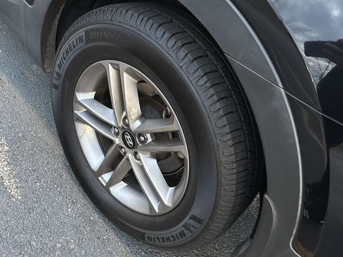 Used 2018 Hyundai Santa Fe Sport w/ 2.4L Value Package 02 image 8