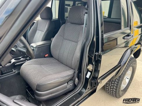 Used 2001 Jeep Cherokee Limited AWD/4WD image 14