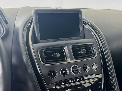 Used 2022 Aston Martin DB11 Coupe image 13