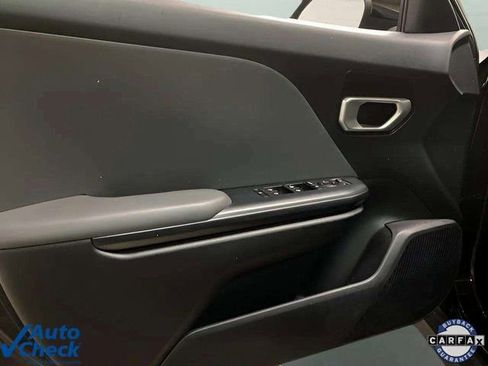 Used 2025 Kia K4 LX image 29