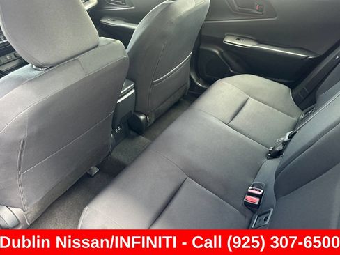 Used 2025 Toyota Prius LE FWD image 15