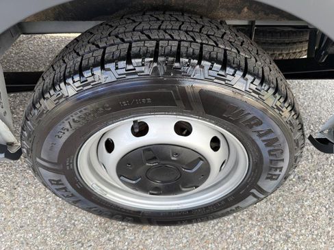 Used 2018 Ford Transit 350 XL image 52