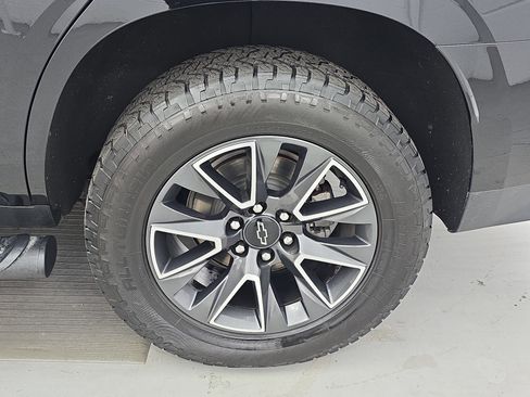 Used 2022 Chevrolet Tahoe Z71 w/ Luxury Package image 35