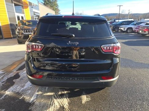 New 2026 Jeep Compass Latitude image 5