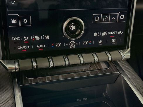 Used 2024 GMC Sierra EV Denali image 9