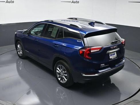 Used 2022 GMC Terrain SLT w/ LPO, Floor Liner Package AWD/4WD image 49