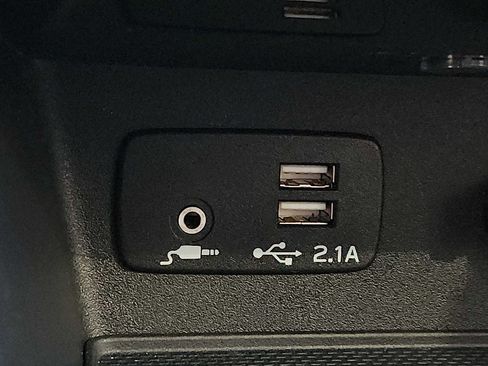 Used 2023 Subaru Forester Limited image 24