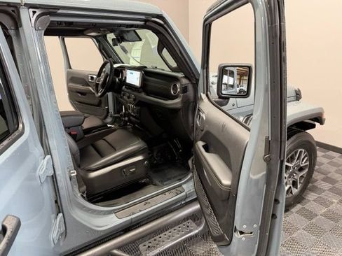 Used 2024 Jeep Wrangler Unlimited Sahara w/ Technology Group AWD/4WD image 23