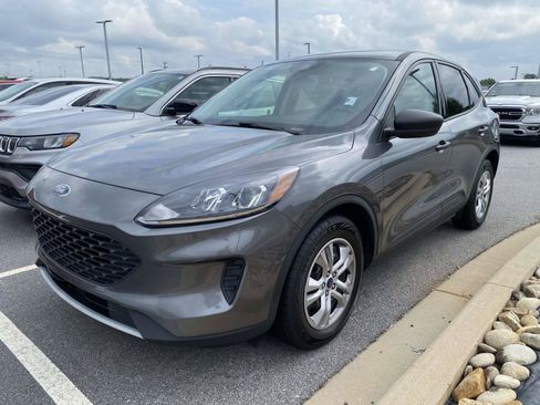 Used 2022 Ford Escape S FWD image 3