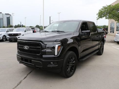 Used 2025 Ford F150 Lariat w/ Equipment Group 501A Mid AWD/4WD image 3