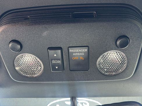Used 2019 Ford Mustang Convertible RWD image 16