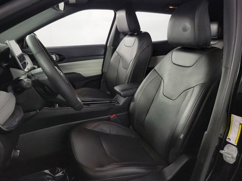 Used 2023 Jeep Compass Limited AWD/4WD image 14
