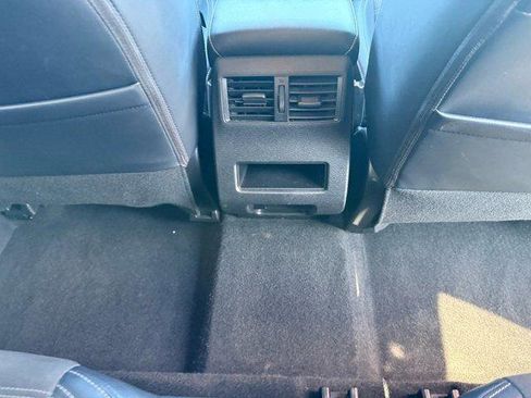 Used 2024 Mitsubishi Outlander SE image 15